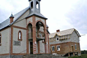 Budowa domu katechetycznego w parafii Maćkowce17